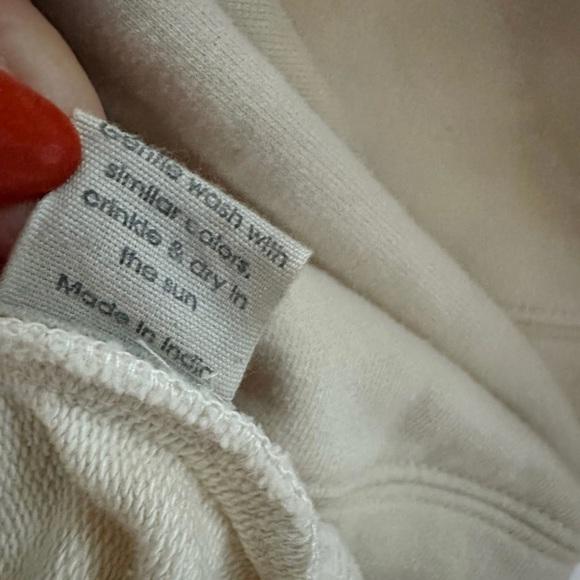 Magnolia Pearl Sweatshirt with Embroidered Robin Quote - Picture 7 of 8